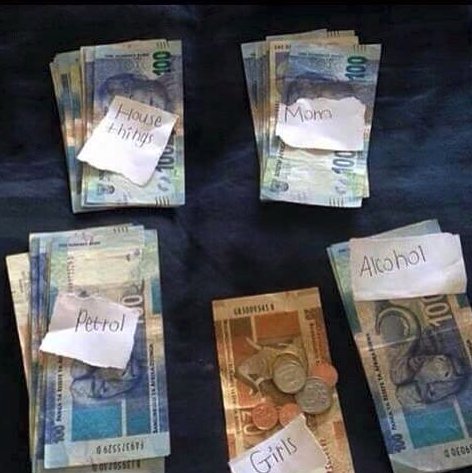 Yfm's tweet image. #AlmostDecember How much is your December budget and what do you plan to spend it on? #Stoep992