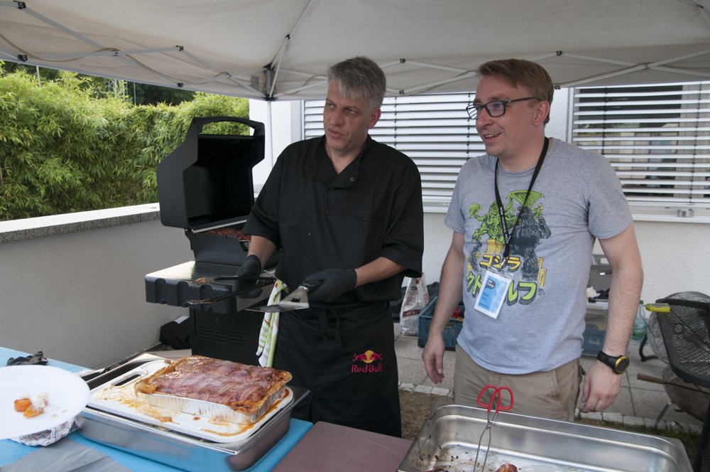 enzocalzone's tweet photo. @ddirkinho @stallmeister @jke #Memories :-) #PMCampRM die Aktion mit @ddirkinho https://t.co/YxDrewwshE