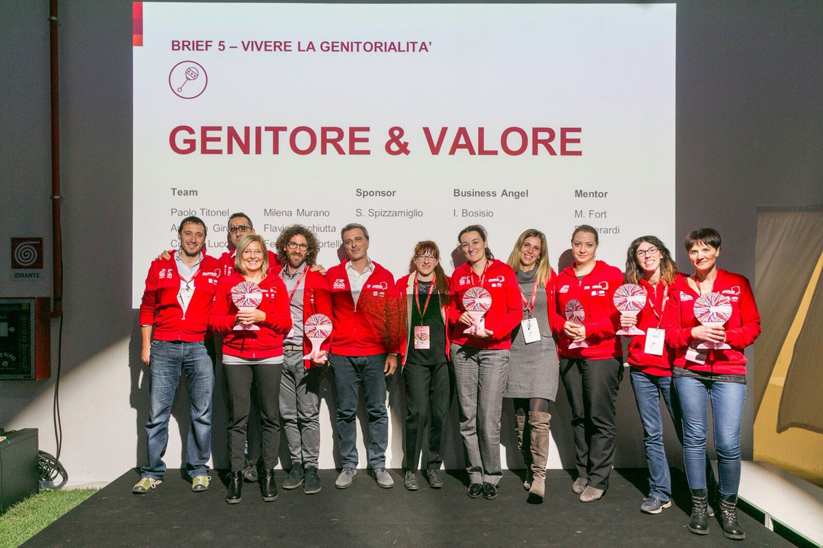 Blogmamma's tweet photo. Ieri li ho seguiti durante l’hackhaton e oggi è stata una bella soddisfazione vederli sul palco! Bravissimi! Brief5 dedicato alla #genitorialita Hanno vinto con il progetto Genitore&Valore #GeneraliHack #ElleActive Abbiamo bisogno dei #parentalangel https://t.co/91L3YZDErH
