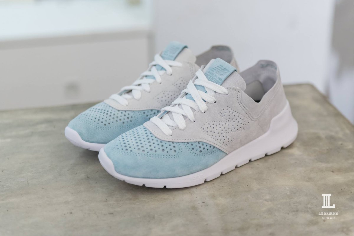 LIBRARYTAIWAN's tweet photo. New Balance 向經典鞋款 990 的致敬之作ML1978！
亞洲限定配色，🏃男生詢問度hen高～
#好8折不買嗎？ #秋冬特典 #美製
#NewBalance #Sneakers #Lifestyle #Sneakerhead #MADE #NB1978
#LIBRARYTW https://t.co/JZrmXgZoPv