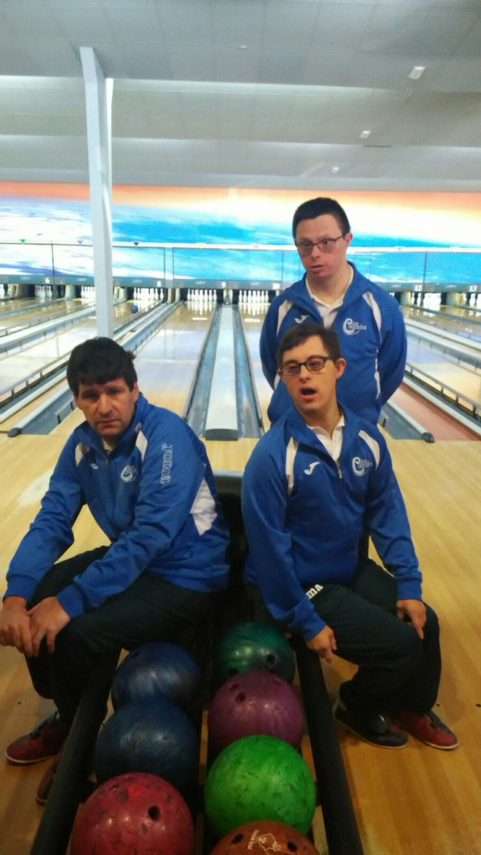 C. D. LAS CALZADAS (@cdlascalzadas) on Twitter photo Ánimo a los participantes de <a href="/CDLasCalzadas/">C. D. LAS CALZADAS</a> en el Campeonato Regional de Bowling <a href="/fedeacyl/">Deporte Adaptado CyL</a> 🎳<a href="/bowlingzool/">BOLERA VALLADOLID</a> #Valladolid #2017 🏆🥇 Ánimo a los participantes de <a href="/CDLasCalzadas/">C. D. LAS CALZADAS</a> en el Campeonato Regional de Bowling <a href="/fedeacyl/">Deporte Adaptado CyL</a> 🎳<a href="/bowlingzool/">BOLERA VALLADOLID</a> #Valladolid #2017 🏆🥇