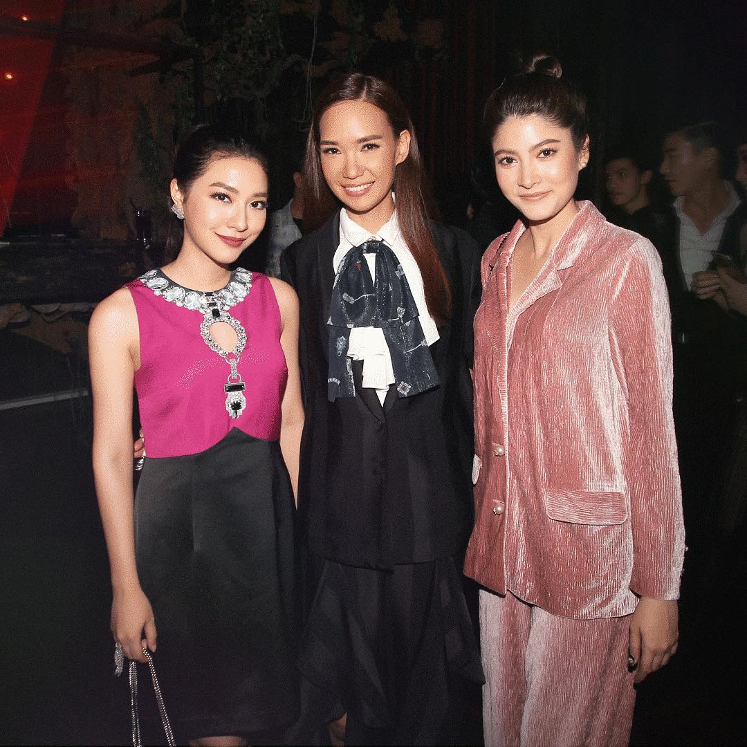 Margie_bth's tweet photo. Our creative director, @dizzydiz @mewnittha and @margie_rasri captured in a perfect moment at the party in #DisayaCR18 collection. Find yours at all boutiques or via the link in bio. LINE ID: @ Disayanan . 📸 @theerathornch #THIDOT #DietrichRebel #DiamenteRefine #VelvetaRemix https://t.co/OkPKDjf6aV