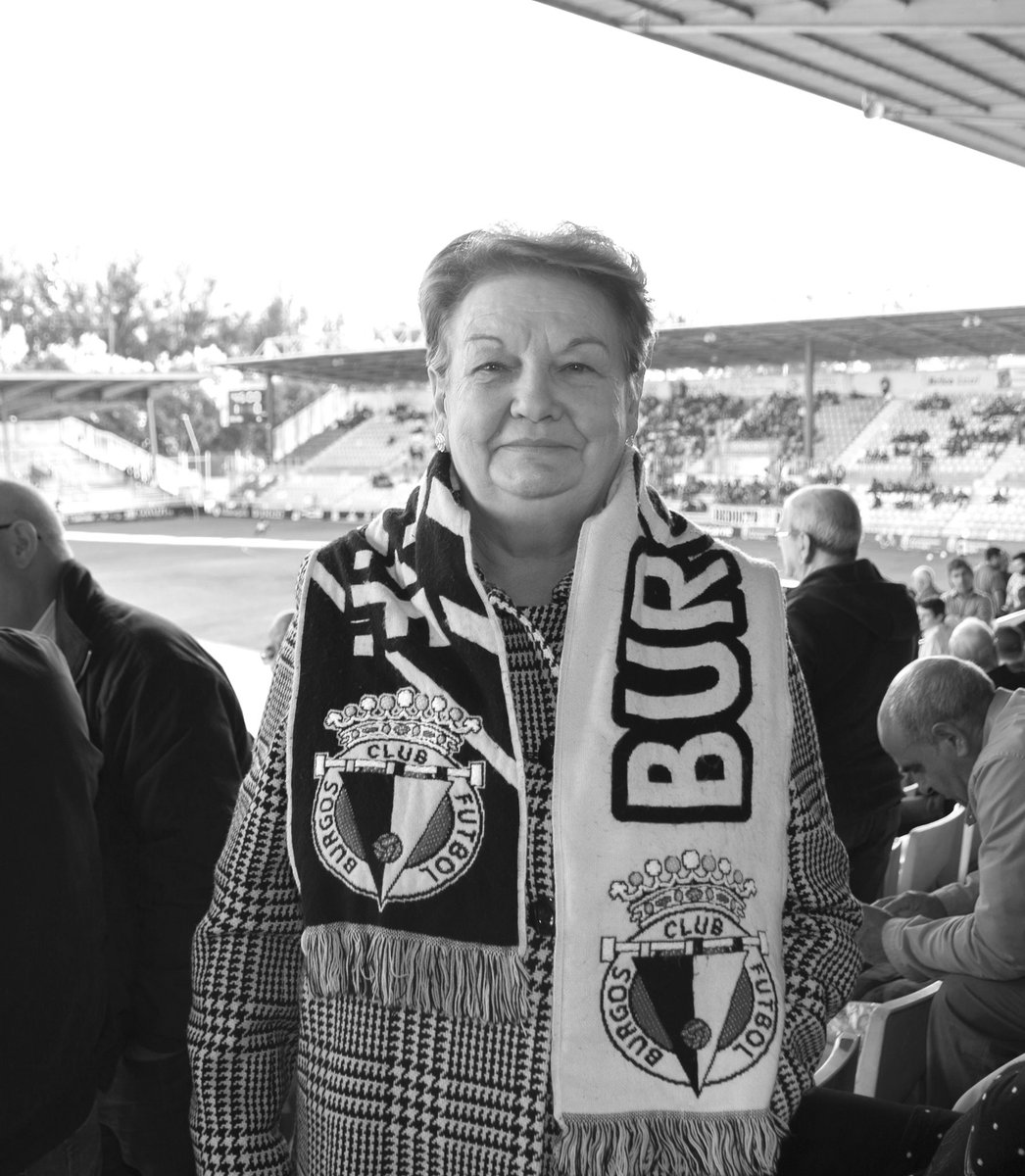 Buenos días blanquinegros! Seguimos subiendo artículos de #enbyn ¿quién dijo que a las mujeres no les gusta el fútbol?  ¡Armas femeninas en las gradas! #Burgos #burgoscf #enblancoynegro