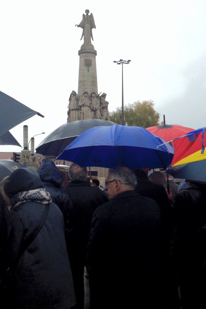 avecloric's tweet photo. Bravo et merci à toutes les personnes venues courageusement célébrer ce #11novembre https://t.co/cv9X9d83kN