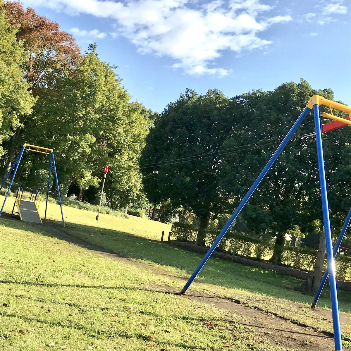SBP1515's tweet photo. 今日は、鶴川でお仕事だった。公園で遊びたかったけど、仕事前に怪我されたら困ると、リーダーに却下された😔
も〜、子供心がないんだからーw
帰りに町田でストリートやってたimimというユニットのバラードが良かった🎶 思わず足を止めた。
#imim
#KSMB7 https://t.co/5rGPJOILhN