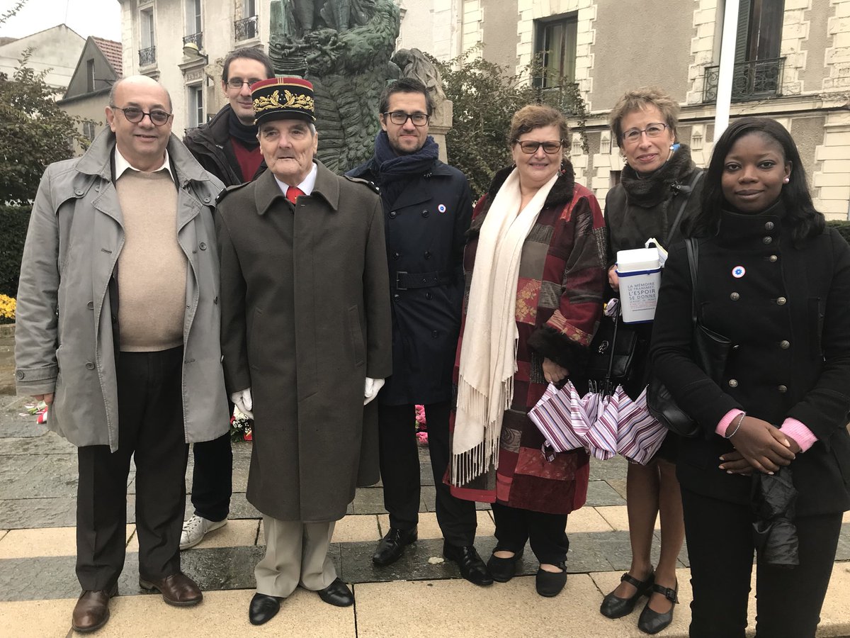 fatousow92's tweet photo. Commémoration du #11novembre1918 à #Colombes ce matin où j’ai déposé une gerbe au nom du sénateur @iacovellixavier #devoirdemémoire https://t.co/qYGBJxPYVA