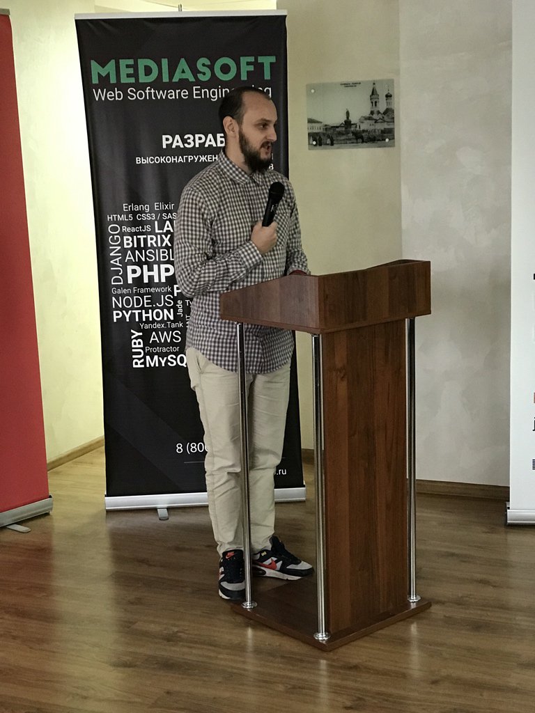 FrontHubConf's tweet image. Продолжаем! Доклад Михаила Синякова про функциональный js