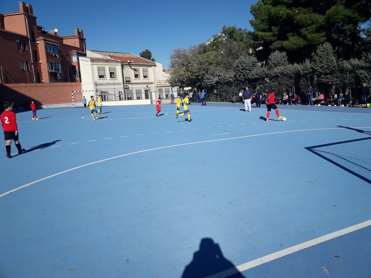 BorjaVadillo's tweet photo. Derrota de nuestros alevines @Distrito11fs 8-1 contra C.D.Arboleda, más suerte para la próxima vez⚽️⚽️ #SMAmadrid https://t.co/BfTRsv730u