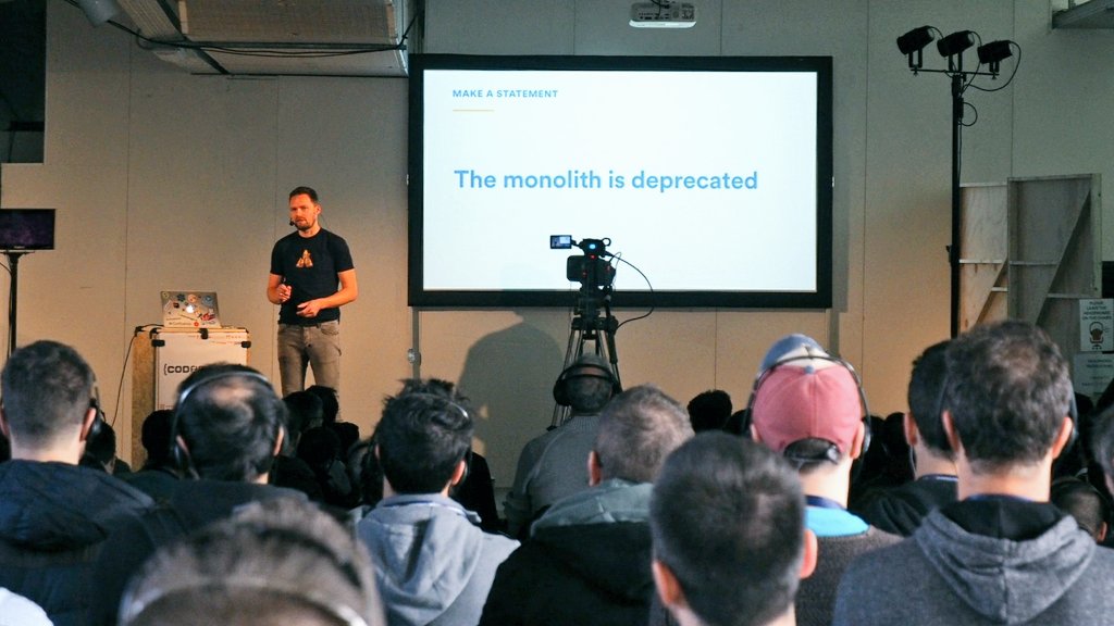 CodemotionIT's tweet image. &quot;We have to make a very clear statement here: the monolith is deprecated nowadays&quot; @vincentkok from @Atlassian here at #Codemotion Milan 2017