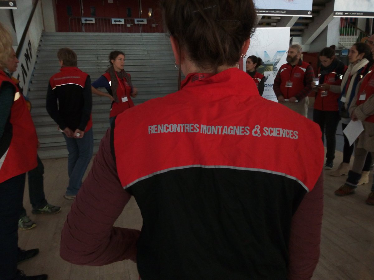 astusciences's tweet photo. Briefing #bénévoles pour les #RMSGre @MontagneScience Nous serons prêts pour vous accueillir dès 13h! #CSTI https://t.co/F7Fl7I55qQ https://t.co/4iIJqRBOey