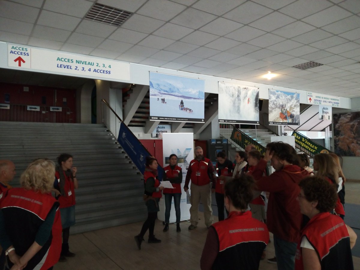 astusciences's tweet photo. Briefing #bénévoles pour les #RMSGre @MontagneScience Nous serons prêts pour vous accueillir dès 13h! #CSTI https://t.co/F7Fl7I55qQ https://t.co/4iIJqRBOey
