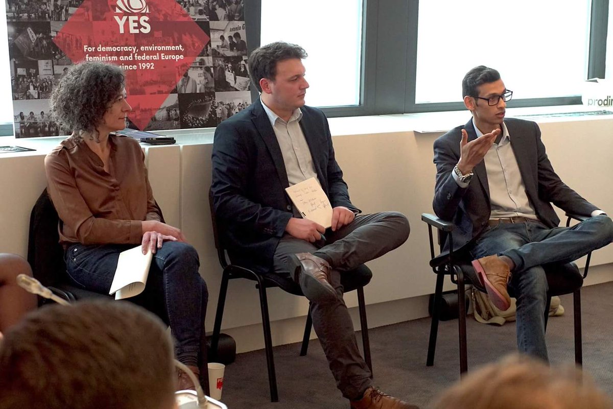 YESocialists's tweet photo. #YES25 seminar/2nd day!
We started with 2 interesting sessions on the future of the #LeftPolitics, and #Refugees and #migration policies. Thanks to Yasmine Kherbache, Ahmad Alattrash, Nidhal Ali , and Ania Skrzypek of @FEPS_Europe for your contributions to our debate! https://t.co/CmkBBW4S9v