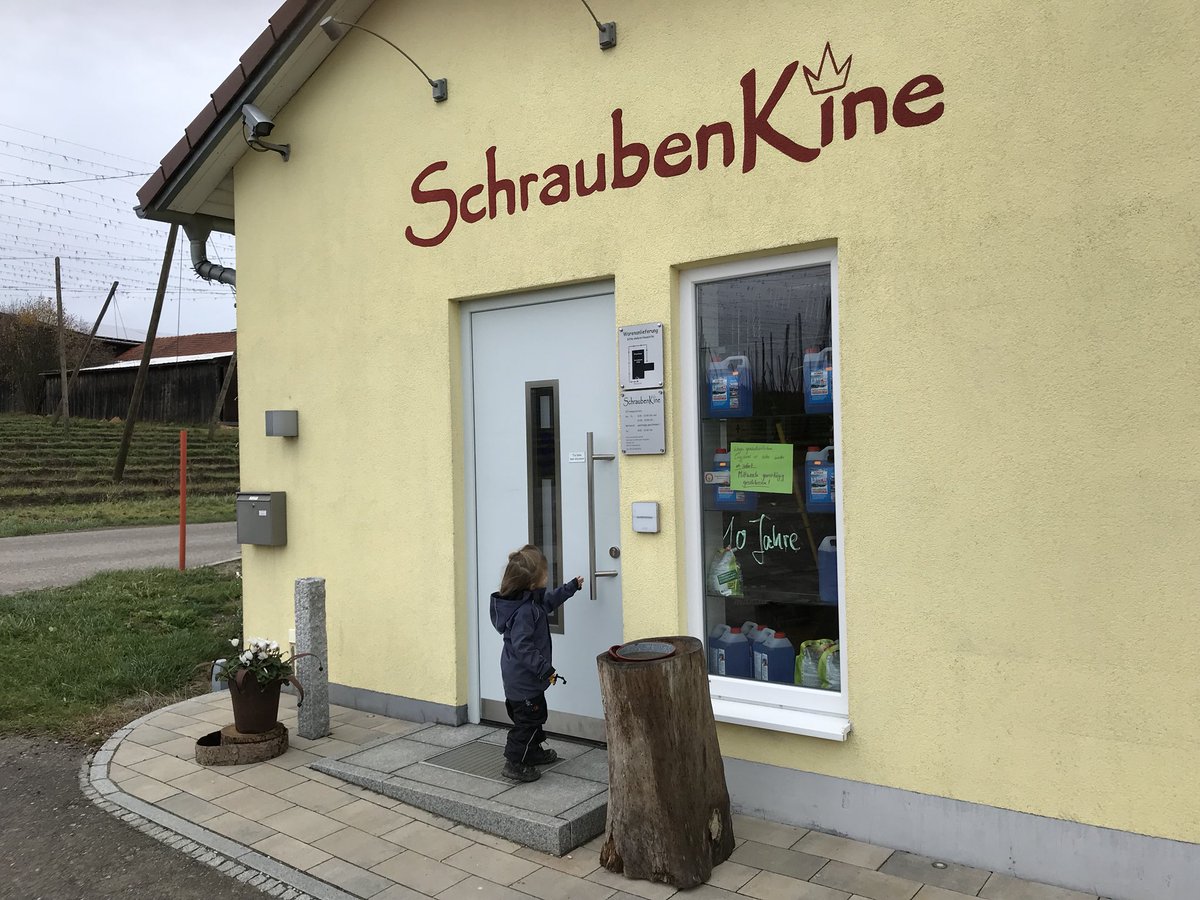 andi_lehmann's tweet photo. Samstagvormittagmännerausflug. #MerlinsWelt #DerUltimativeBaumarkt #SchraubenKini https://t.co/wpkDmmPprZ