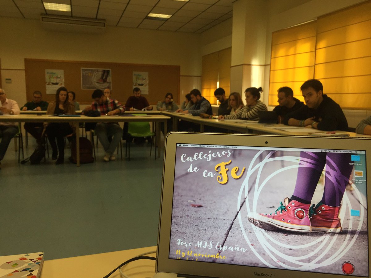 MJS_es's tweet photo. Mañana de conocernos y reflexionar sobre la #sociedad, los #jovenes y la #fe #IIIFOROMJS #callejerosdelafe https://t.co/CHFaMhmva0
