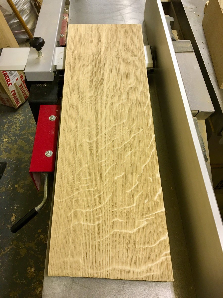 DCHStephenson's tweet photo. Fantastic medullary rays revealed by the planer on this quarter sawn oak board 👌
#oak #medullaryrays #bespokefurniture 
https://t.co/zwdtDz3Ibu https://t.co/hTO4rjE0DR