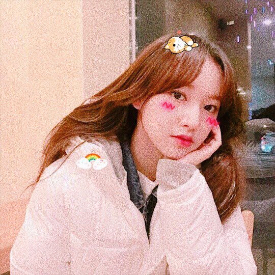 cxsoftbot's tweet photo. ⠀ 『 #程瀟 #성소 #CHENGXIAO #우주소녀 ༉‧₊˚ 』 https://t.co/2fRwtcYG8u