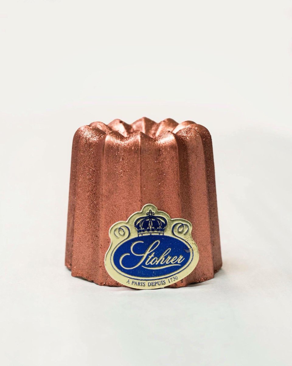 StohrerParis's tweet photo. Apparition chez Stohrer du Cannelé signature de notre chef pâtissier Jeffrey Cagnes ! Un trompe l'œil qui ne va pas tromper vos papilles 😊 #stohrer #stohrerparis #depuis1730 #cannele #jeffreycagnes https://t.co/feVAlbZF6q