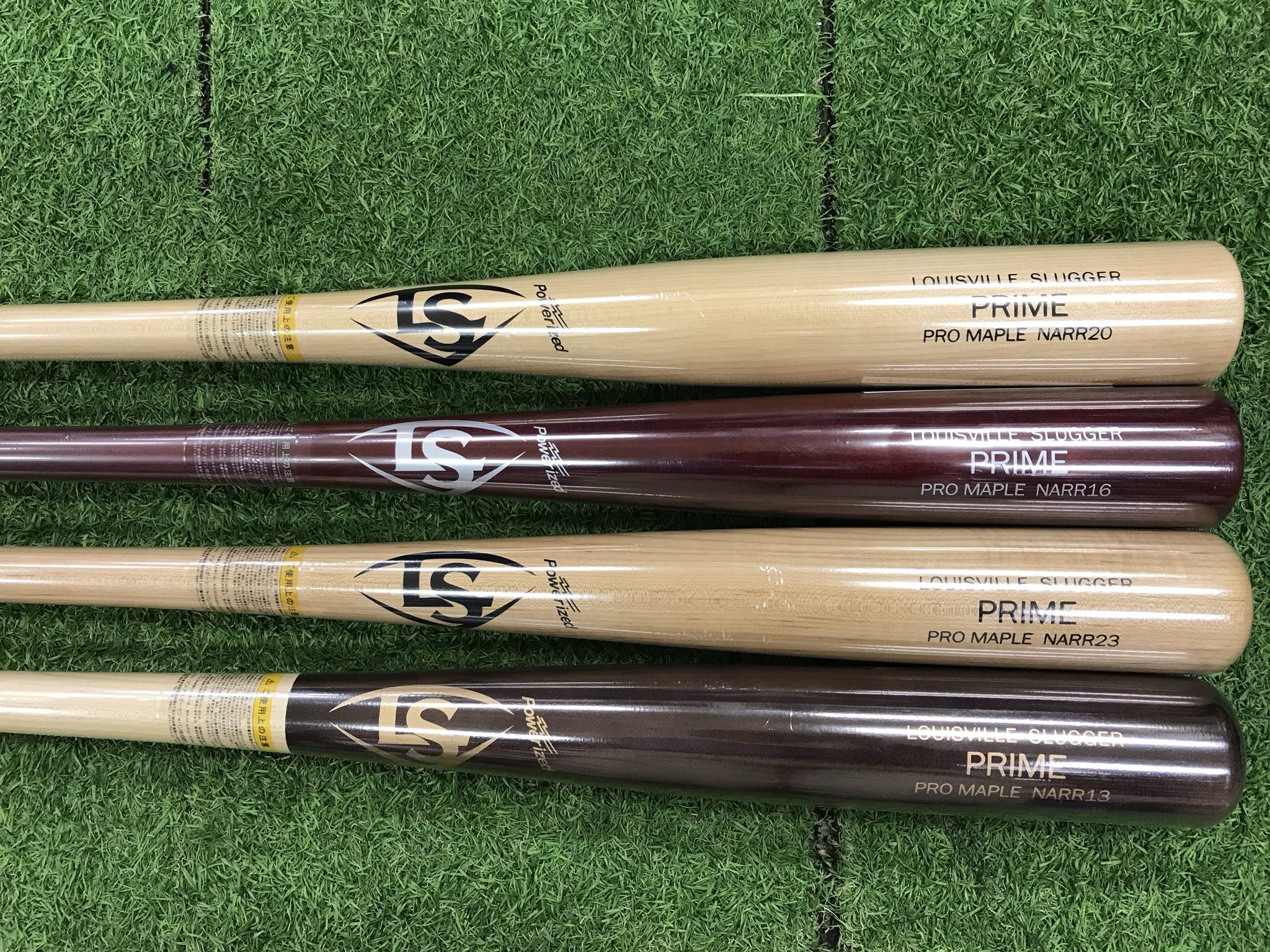 ときわスポーツ 町田アスリート館 野球 野球担当の今岡です 本日ルイスビルスラッガーの 軟式木製バット が入荷致しました ロゴもかっこいいです バットオタクのスタッフ鈴木もルイスビルバット入荷に大喜び 笑笑 軟式木製バット ルイスビル