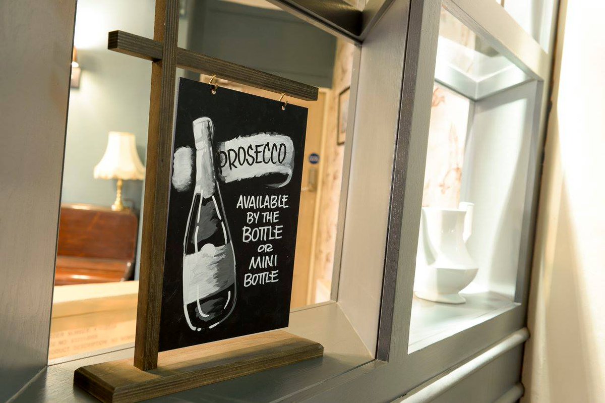 Sparkle for less #Cheers