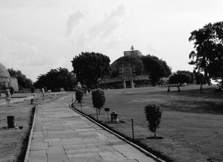 ankusaraswat14's tweet photo. @HiHonorIndia A way to find peace
#GOMONO #ExploreWithHonor #Honor9i https://t.co/vgHjBhxqZQ