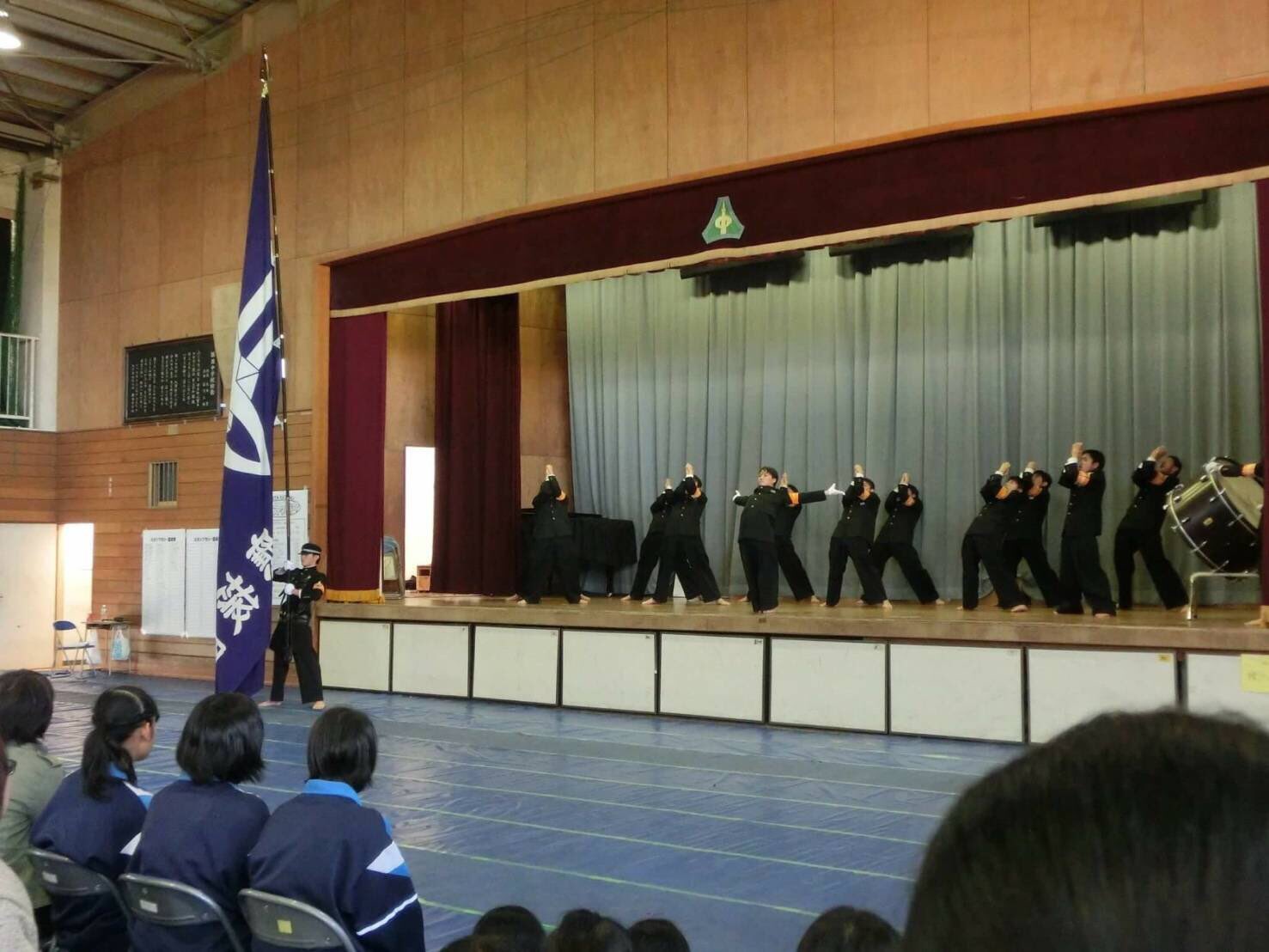 埼玉県立川越高等学校応援団 本日11月11日 土 に行われました 富士見市立勝瀬中学校 の フェスタ勝中 での演技は大盛況のうちに幕を閉じました 御協力頂きました勝瀬中学校の先生方 生徒のみなさん 本日はありがとうございました 埼玉県立川越高等学校応援団 本日11月11日 土 に行われました 富士見市立勝瀬中学校 の フェスタ勝中 での演技は大盛況のうちに幕を閉じました 御協力頂きました勝瀬中学校の先生方 生徒のみなさん 本日はありがとうございました