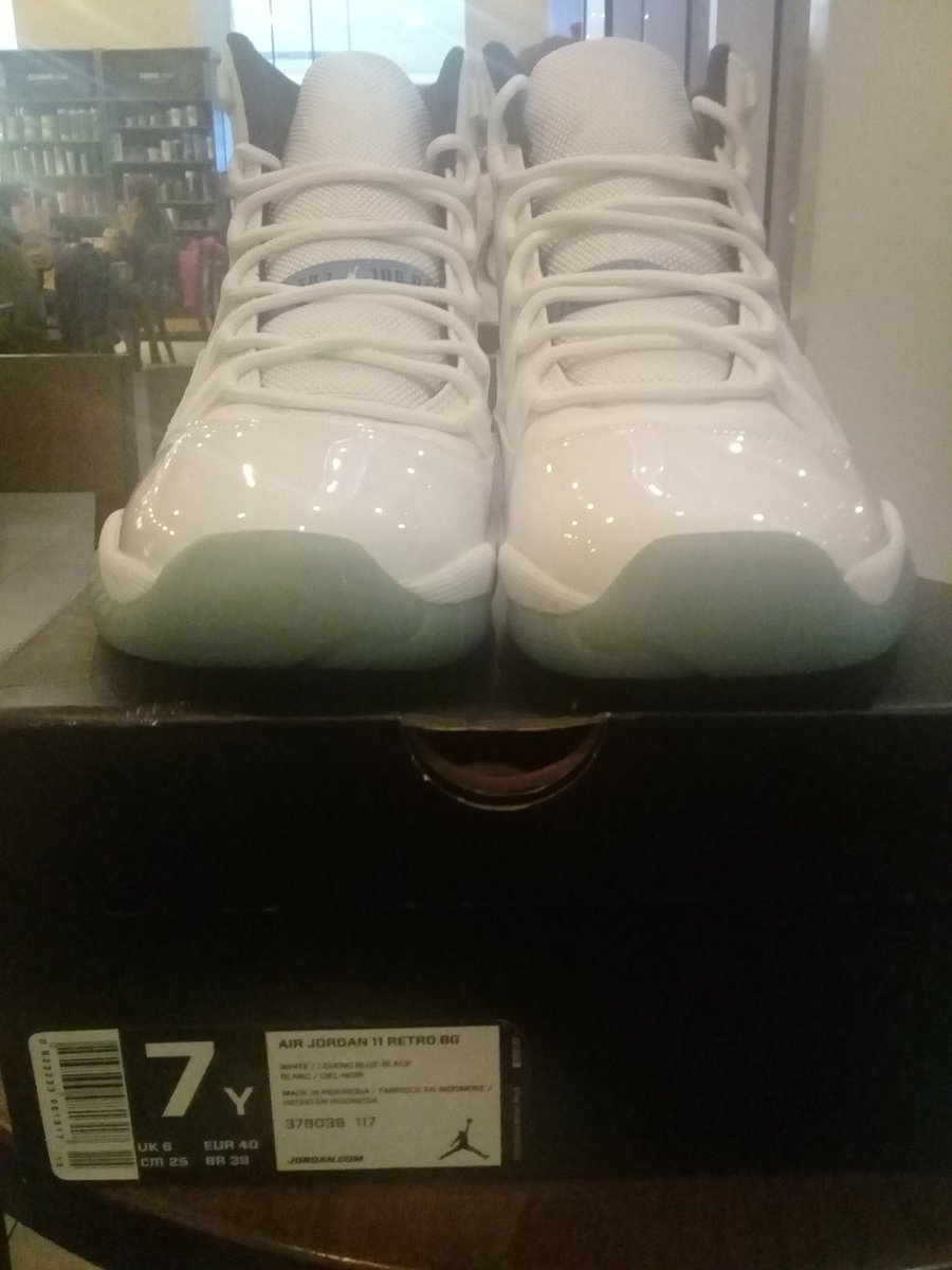 iamthesupersj's tweet photo. Hello #Jordan11LegendBlueAKAColumbia!!! #welcometotheFAM! #TheEnterprise #10thintheracks #Jordanshoes #ilovemycollection
Jordan 11 Concord imma get you next!!! #2018release 😈😈😈 https://t.co/VtVow2nFLx