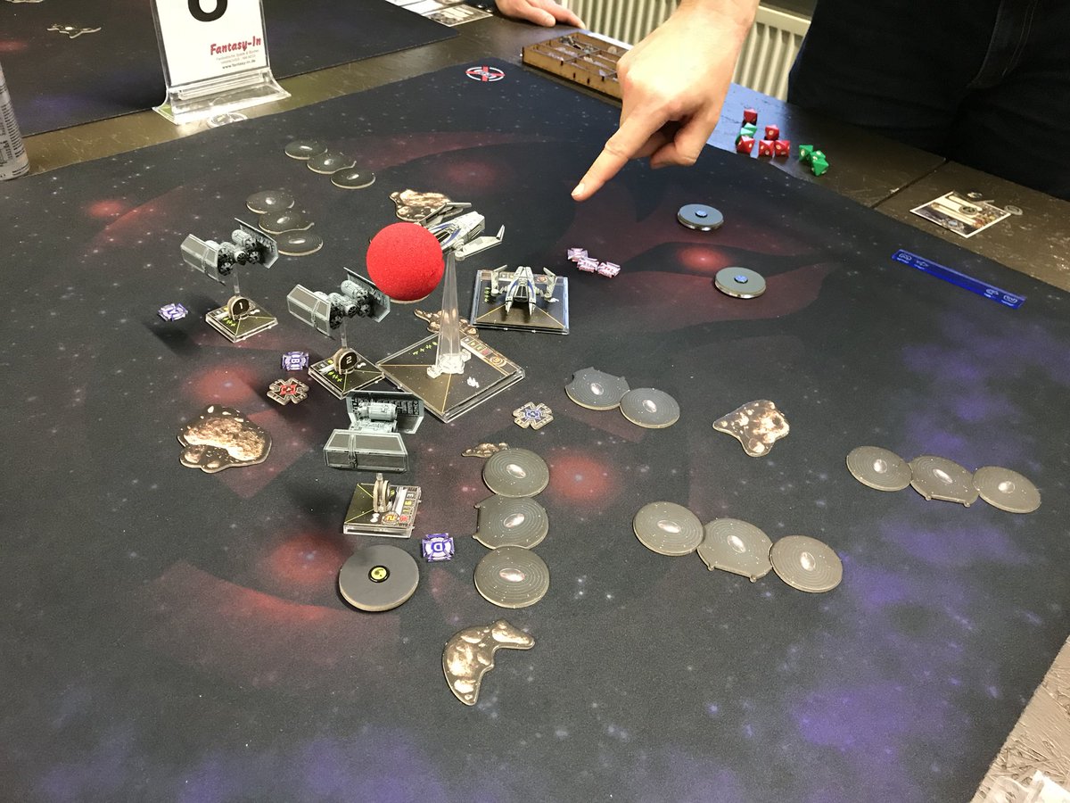 XWSHG's tweet photo. Ein paar Impressionen vom #xwing Charity Turnier. Überall rote Nasen https://t.co/8umwaXmSHQ