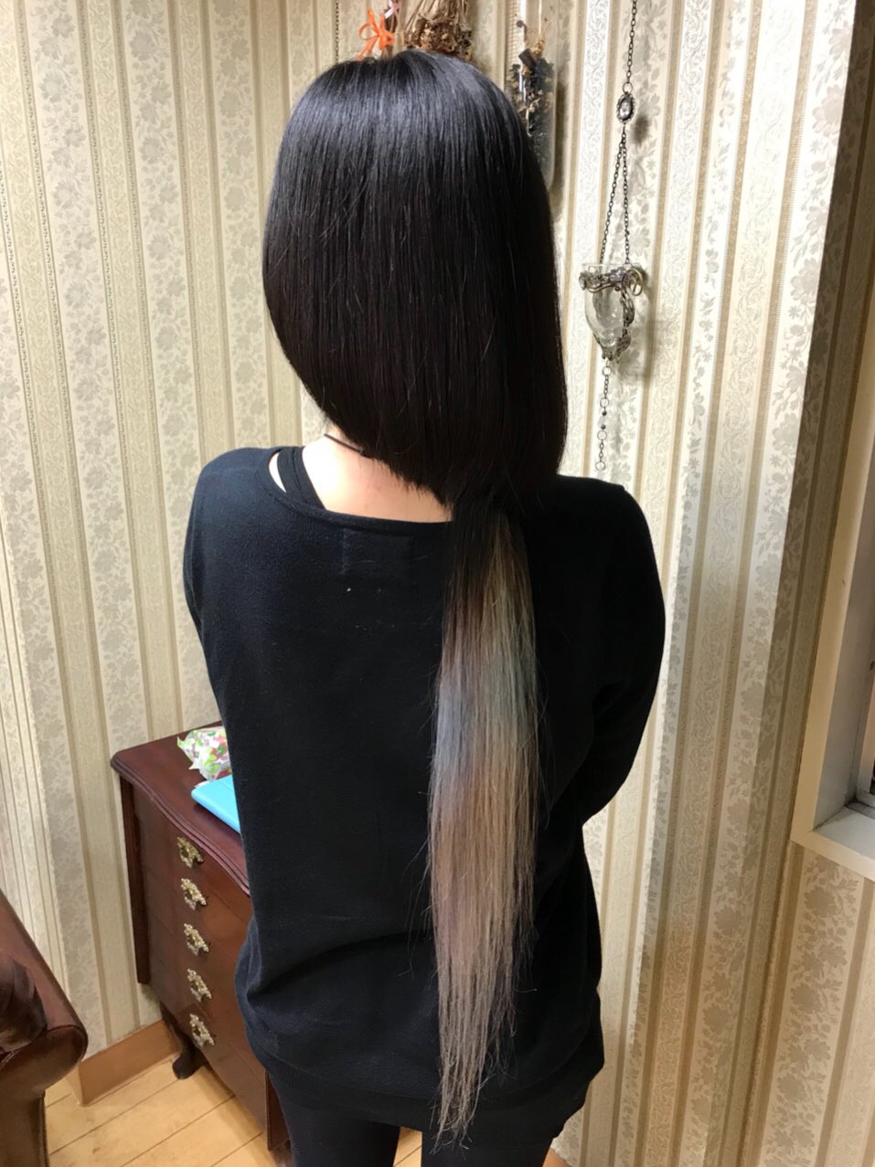 シャンテグラム No Twitter ヘアスタイル紹介 元々ツーセクション トップが短く 襟足が長い状態 だったスタイルを スーパーロング を一部残して すっきりとアシンメトリーに 長いところで50センチ切りました 可愛いテールが個性的なワンポイントです