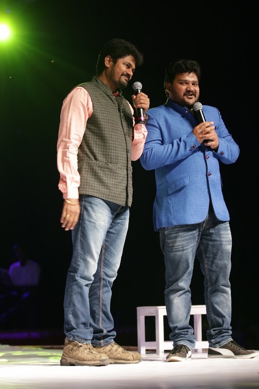 APCraftsMela's tweet photo. Day 1: Highlights of performances at @APCraftsMela in #Tirupati by Singer #LVRevanth , Comedian #Shareef &amp; Vinod https://t.co/4scVI28zhc