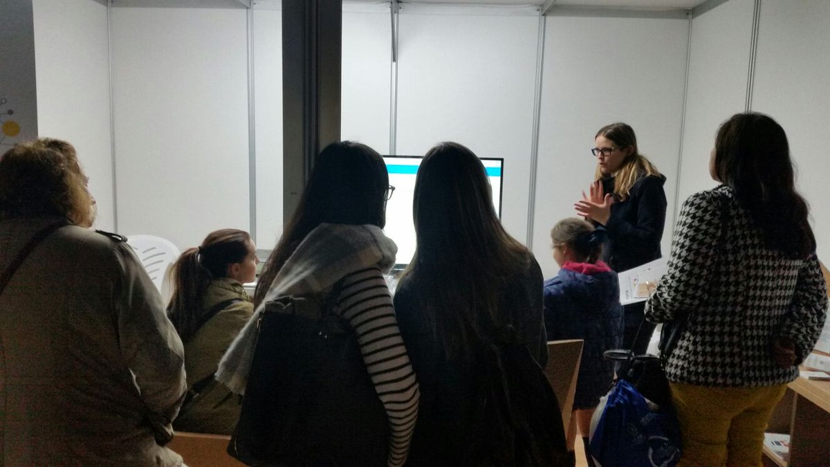 Marcanet_com's tweet photo. Un día estupendo en el Malecón #Secyt17 en Murcia. Gracias @Cartonlab por el maravilloso mobiliario https://t.co/HsYOOfGfwN