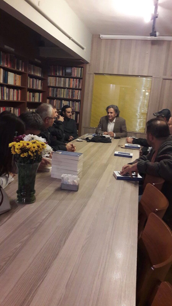 1971Akademi's tweet photo. @uzaygokerman ile söyleşimiz başladı #Gamzeda @CiniusYAYINLARI https://t.co/P3uhhVswiQ