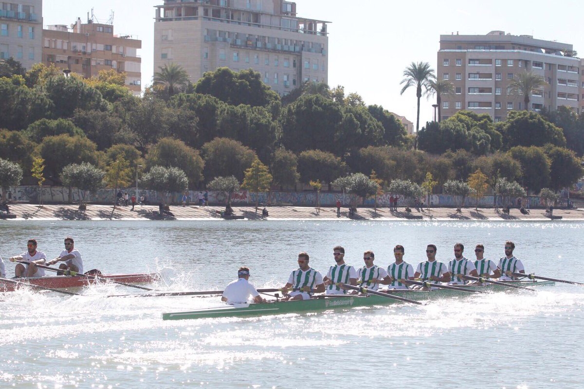MonodeBetis's tweet photo. El Real Betis gana la 51°Edición de la regata Sevilla-Betis por séptimo año consecutivo.
Enhorabuena campeones 💚 https://t.co/BO8UYnecUD