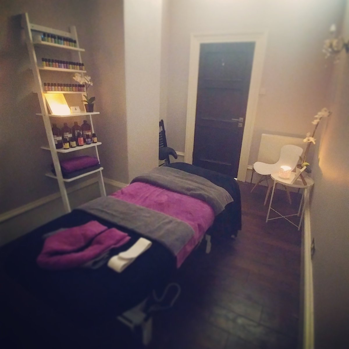 laromatherapy tweet picture