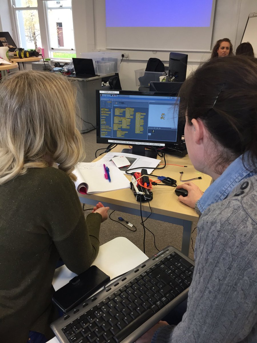 pamelaaobrien's tweet photo. #Scratch, #RaspberryPi and remote controlled cars ... with a generous measure of #problemsving for good measure at #PDES_CT https://t.co/xIVNcCqCeA