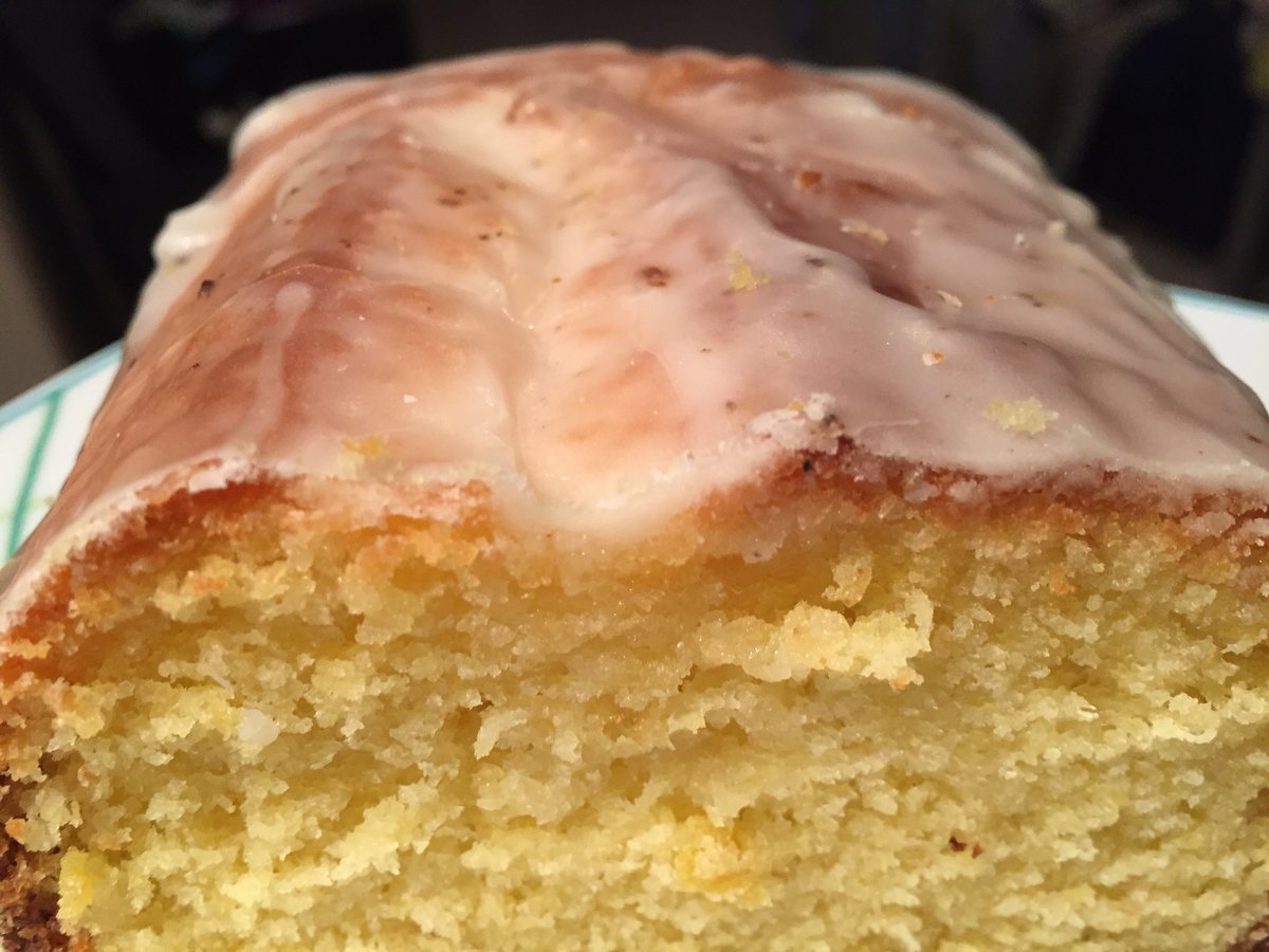 BlogEat's tweet photo. Our #lemonpound #cake. Better than in #NewYork? Not sure but... good! Tks 4 rt! @AlexandraUrix @NewYorker @Lachicchina21 @TeresaDeMasi @_iula_ @NYCfoodblogger @nuvolarosacreaz @lafataincucina @Muffinedintorni @MammaHomemaker @mummyblogger https://t.co/MtGaTPRFiR