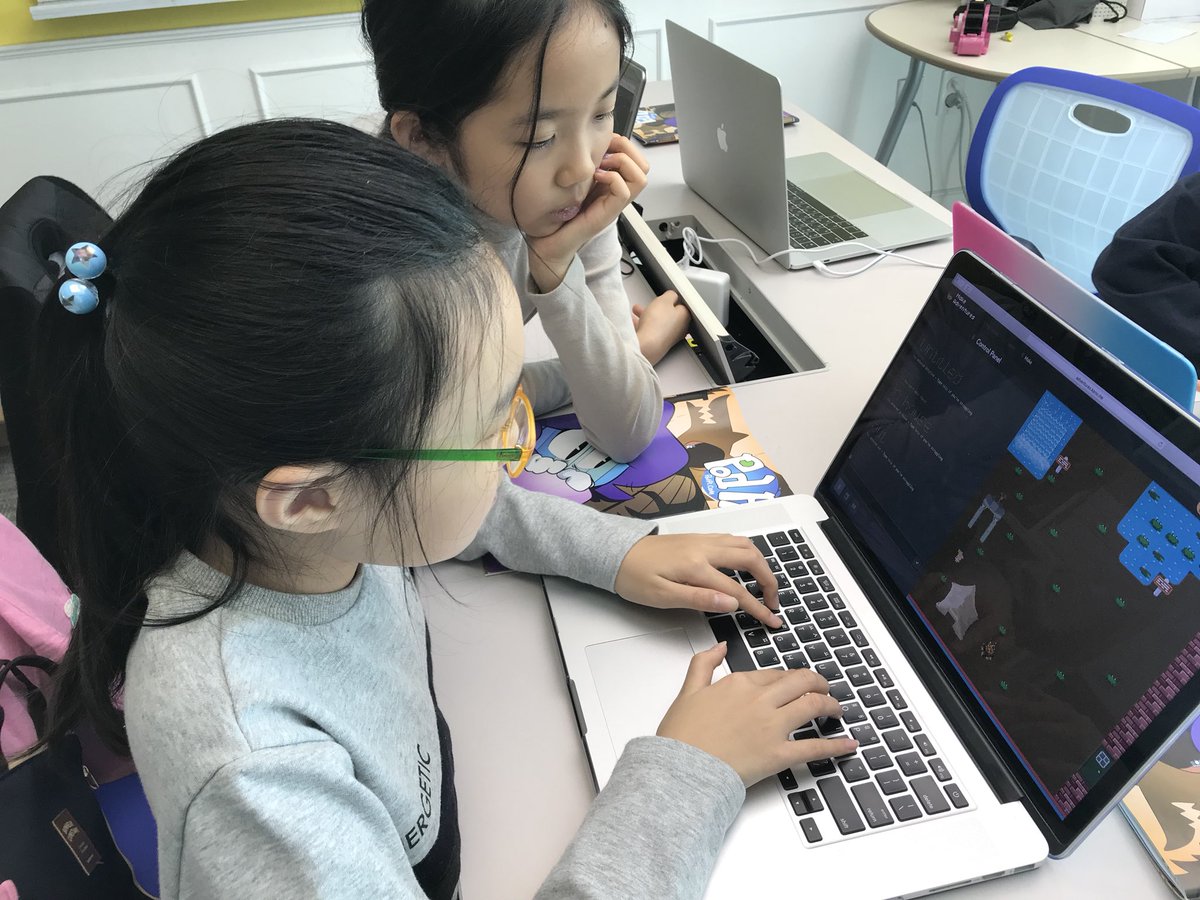 CodingHeroes's tweet image. Testing games on @TeamKano Adventures! #coding #girlscancode #codingheroes #stem