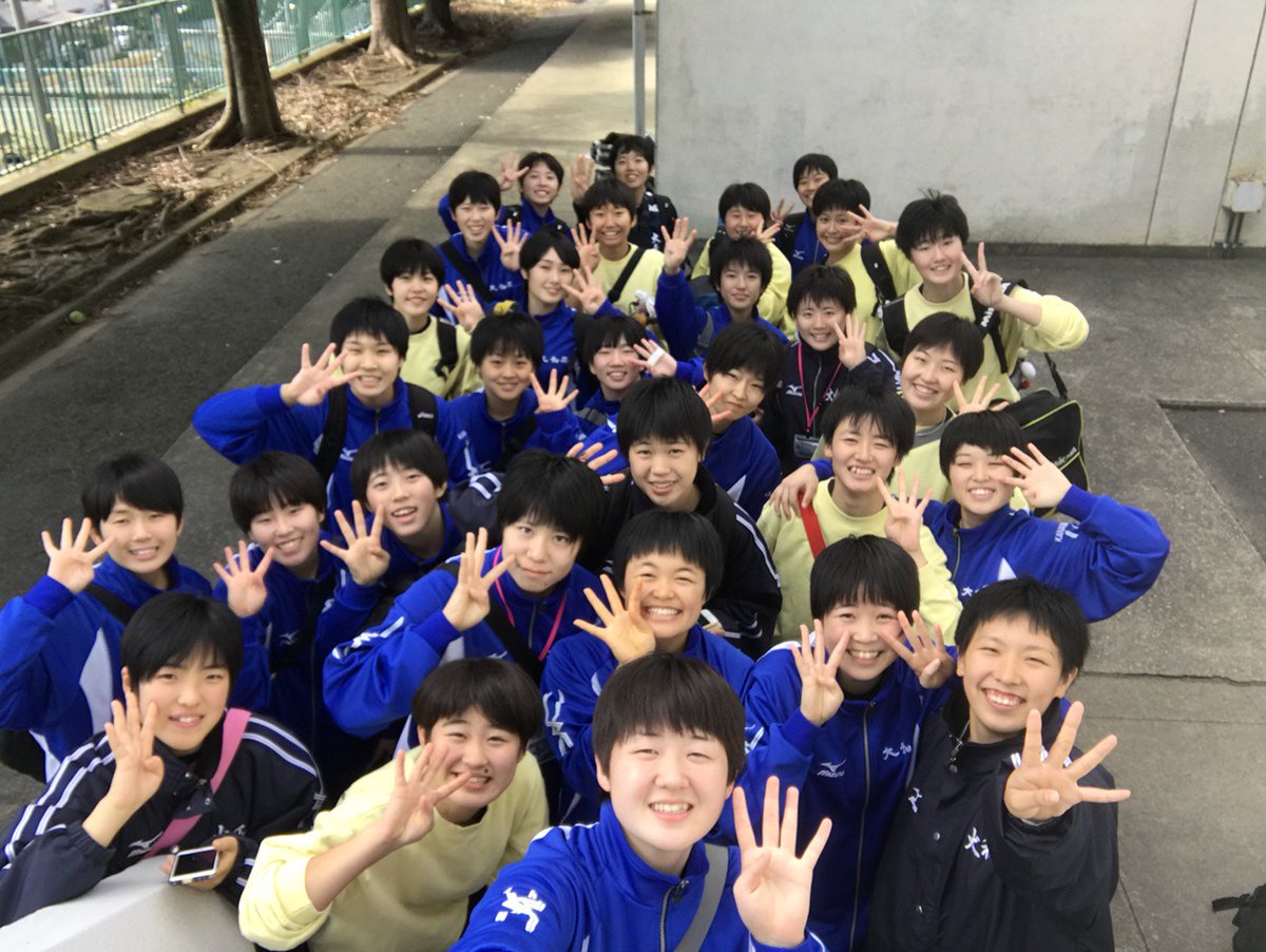Smile02_22Mai's tweet photo. 4冠まであとひとつ💪🔥
明日も近くで沢山の笑顔を見たい💭
是非応援宜しくお願いします!!!
春高予選🌸
in小田原アリーナ
✔第一試合10:15~vs星槎国際湘南💥
✔決勝14:15~
#氣合い #万里一空 #33members https://t.co/s5KcAtiGxD