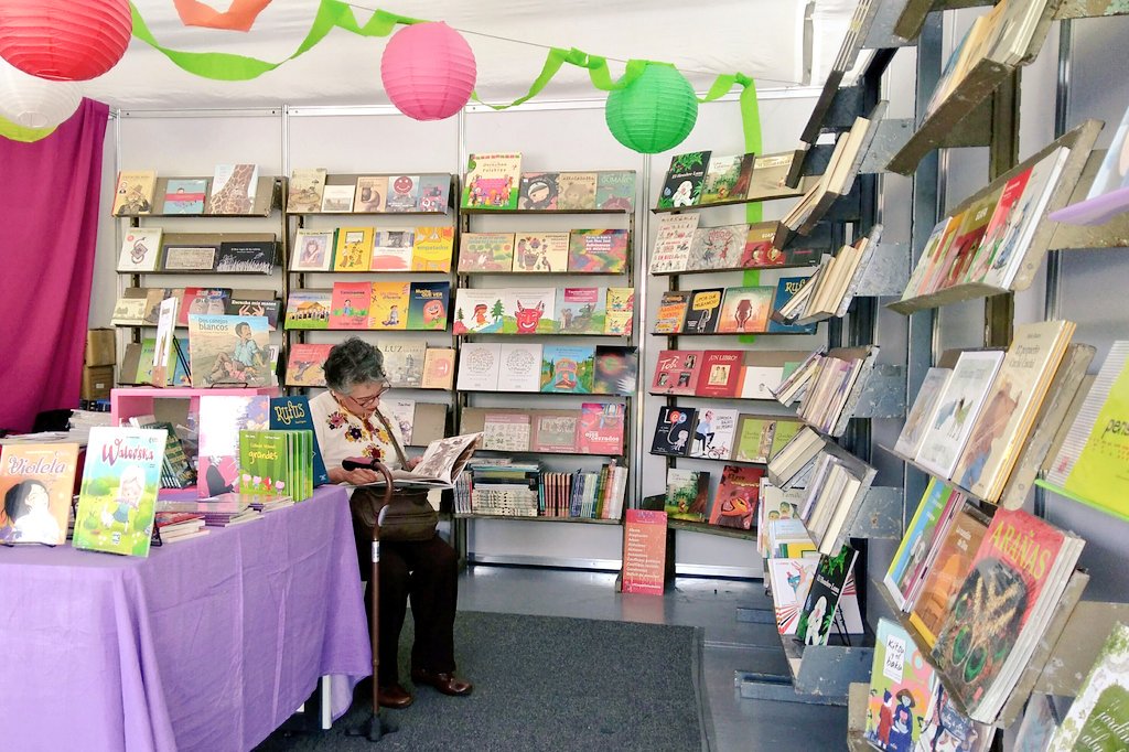 LibrosArge's tweet photo. Un espacio para todos sin mirar las diferencias, así es la #CarpaDeInclusión Libros para todos.
@CEditorial
#COLIJ
@FILIJMexico https://t.co/9MPOHm6dNb