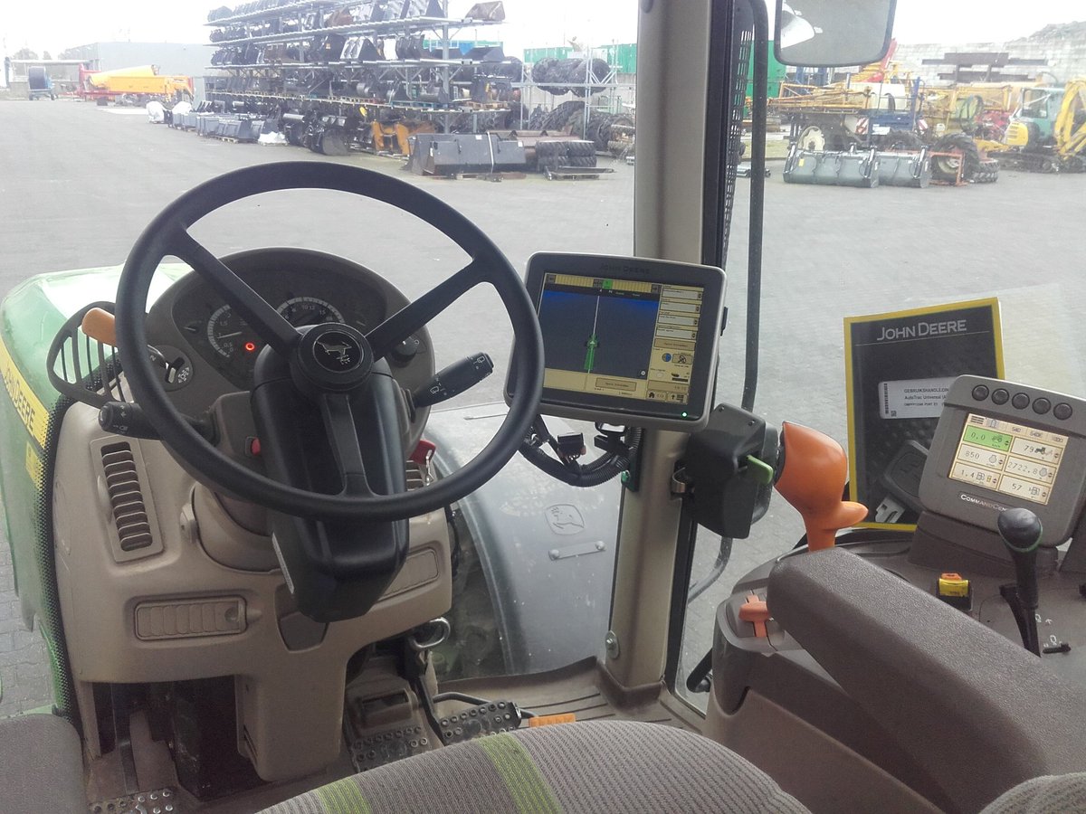 RobMeijs's tweet photo. Opbouw JOHN DEERE ATU200 en Ploegbesturing #JohnDeere #SF6000 https://t.co/PB1OR66Hk5