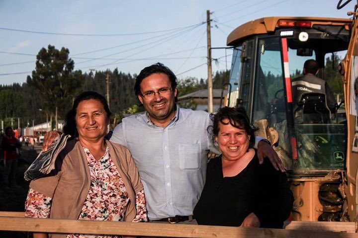Cristian_Quiroz's tweet photo. Junto a la próxima Core @CNavarrete72 en el #ValledelItatadonde, nace un #Ñuble mejor #SomosLaGente https://t.co/rFjutRCibk