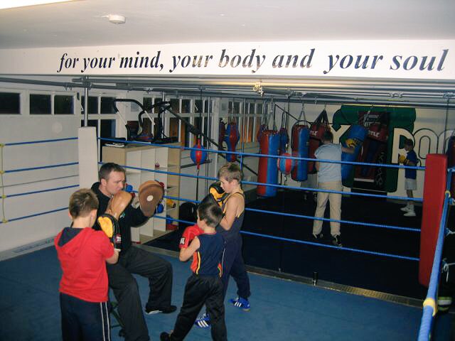 holyroodboxing's tweet photo. .
HAPPY 12th Birthday #HBG π 11 / 11 / 05
To all the #People who make it what it is... to past and present men woman and children of the #Edinburgh #Community who have found themselves....
THANK YOU π
βTough Times....make monkeys eat red peppersβ https://t.co/Us38jB8KbX