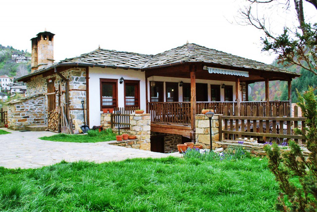 Travelling_Buzz's tweet photo. Kosovo Houses Bulgaria – The Heart of Rhodope Mountains: https://t.co/5JKUIgmouD #Bulgaria @kosovohouses #traveltips https://t.co/2ltzULmGZQ