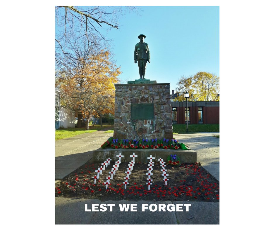 BLNoseworthy's tweet photo. Wolfville War Memorial #RemembranceDay #LestWeForget https://t.co/voDq76rvEx