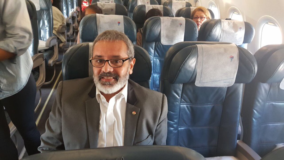 Ministro de Cultura del Paraguay <a href="/griffithcultur1/">Fernando Griffith</a> <a href="/cultura_py/">Cultura_py / Secretaría de Cultura de Paraguay</a> rumbo al Perú para inauguración oficial <a href="/TrujilloFil/">FILTrujillo</a> la cultura une a nuestros pueblos. Paraguay país invitado! Homenaje <a href="/RoaBastos/">Augusto Roa Bastos</a> <a href="/Roabastiano/">Augusto Roa Bastos</a>