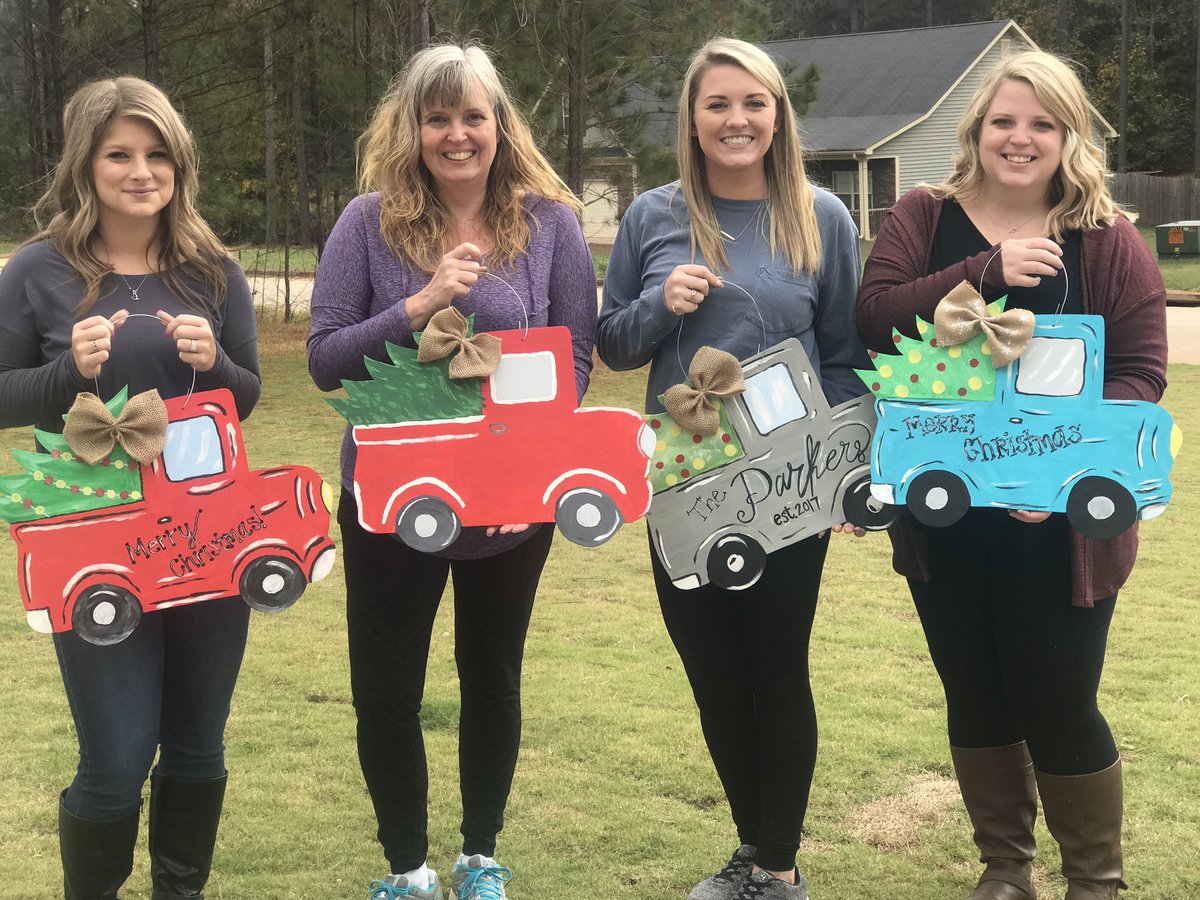 mrsparkerNHE's tweet photo. Had so much fun at our Knights Out Paint Party! They all turned so cute! #NHEbrightknights https://t.co/ICQjeeYm0b