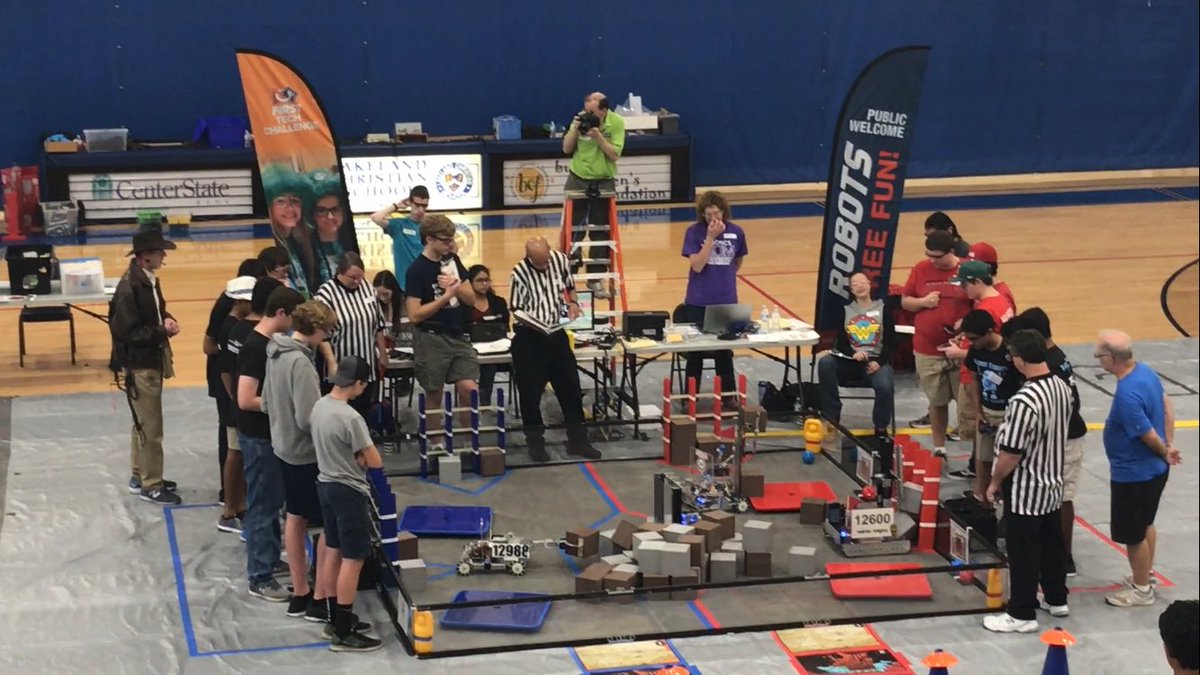ballie_214's tweet photo. FIRST Tech Robotics competition at LCS! Go Mechanical Bulls! #team11429 #bdale #mechanicalbulls #bloomingdalehs https://t.co/Z4ShfkNEj4