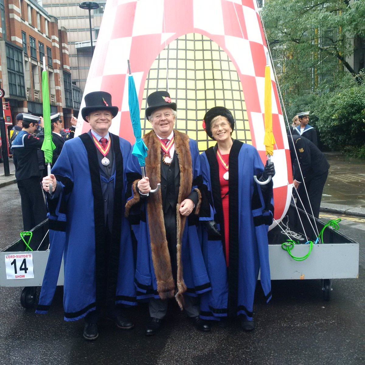 davidwkchitty1's tweet photo. Master & Wardens #CALivery @lordmayorshow today - paraded with @ICAEW supporting #accountant @citylordmayor https://t.co/dTDVNghDi8