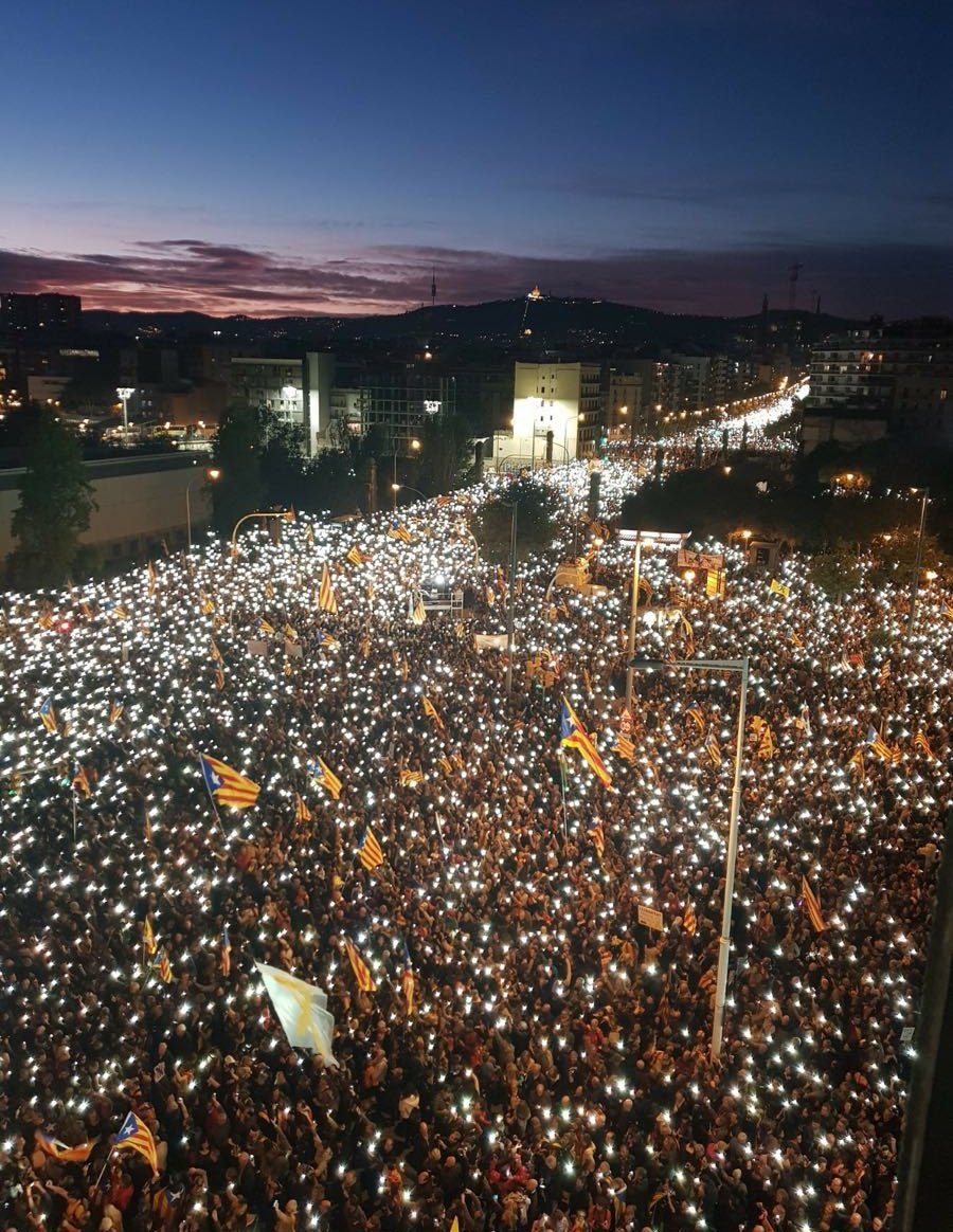 junqueras's tweet photo. Missatge de Junqueras des de la presó:

"Lluiteu! Lluiteu sempre, sense defallir. I l’hivern deixarà pas a la primavera. Endavant!" https://t.co/dh8oyce46a