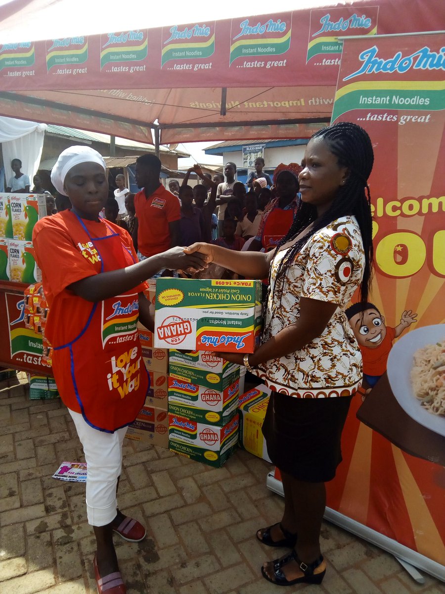 hubghlive's tweet photo. #INDOMIE_Cooking_Competition_Winners From Ongoing OHUM_FESTIVAL At #AWUKUGUA @KingLouisGh @greenfmgha @rapaliengh @HoTlKaL https://t.co/dWl5FJ5nq8