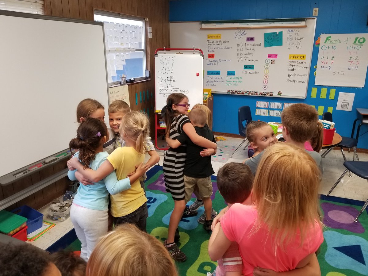 JenBu1022's tweet photo. Team building with Ms. Rosado! https://t.co/3zwLlJVaJy